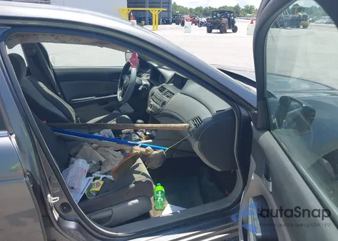 2009 Honda Accord 2.4 Lx z USA, uszkodzony, nr VIN 1HGCP26309A039945